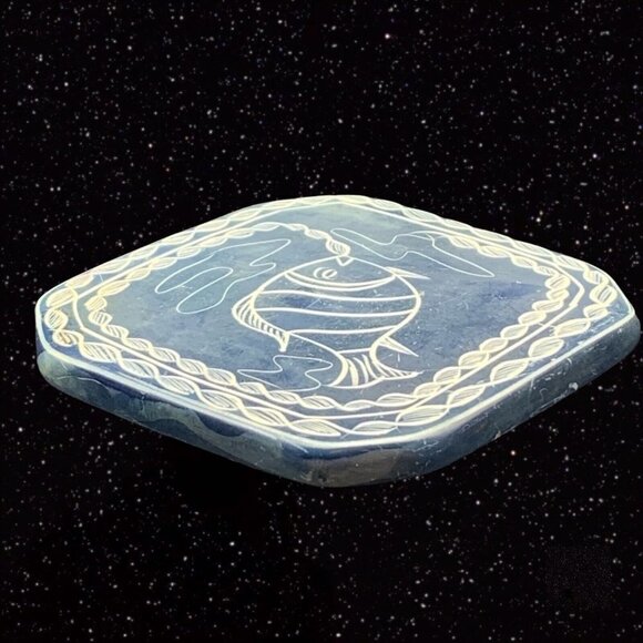 Vintage Hand Carved Fish Blue Soapstone Coaster 3.25”D - Picture 3 of 6
